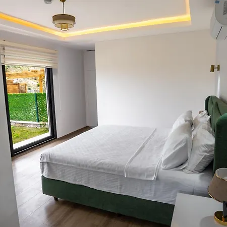 Mia Villa's Villa *