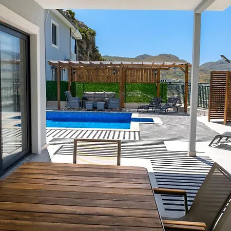 Mia Villa's Villa *